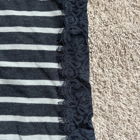 Tank top bundle - banana republic and outback red - Picture 8 of 11